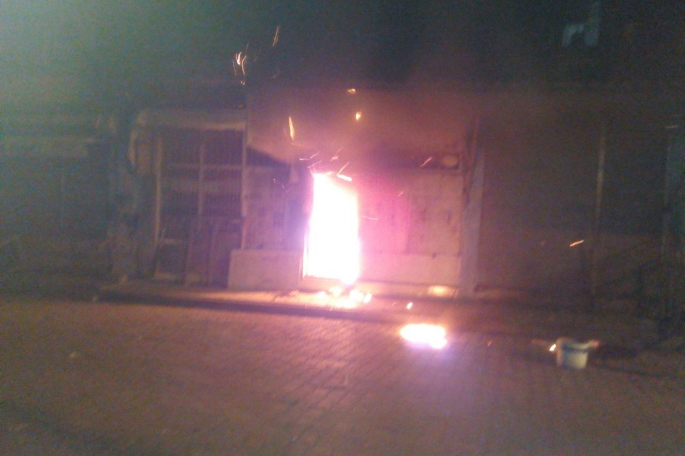 Cizre'de HÜDA PAR üyesinin işyeri ateşe verildi